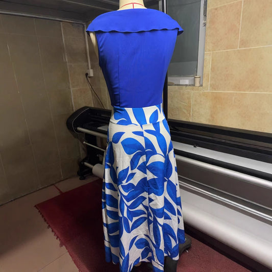 Vestido de mujer con cuello en V estampado, versatil cubre toda la espalda ajustando rodillos por la tela 


